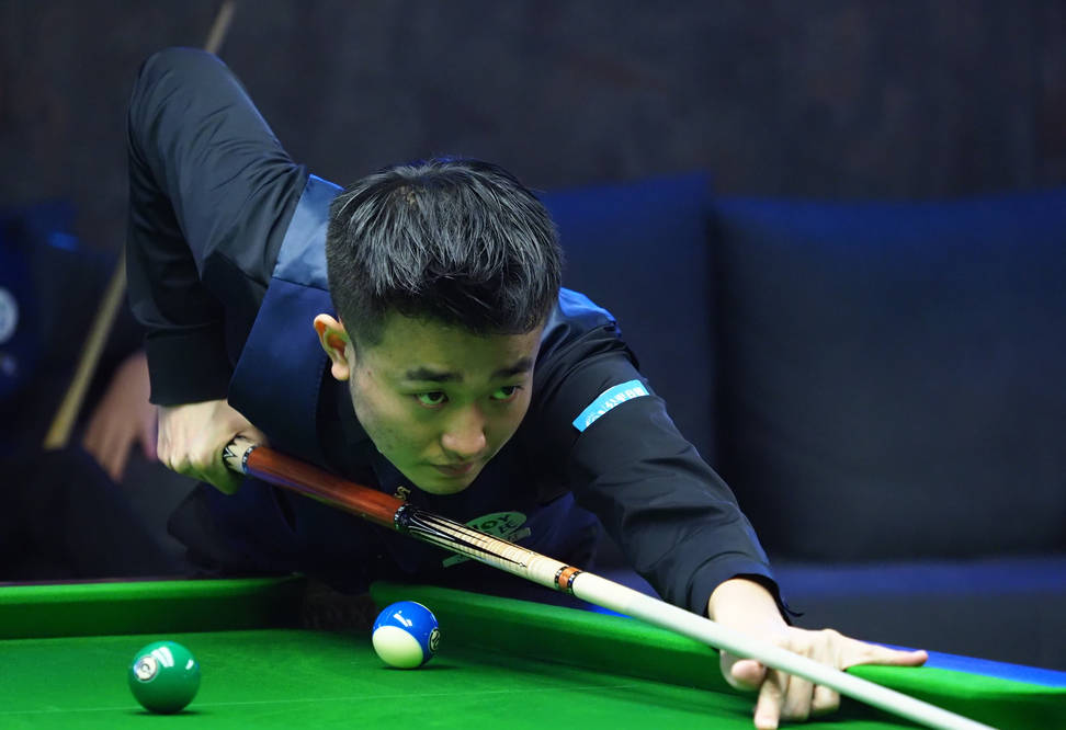 更显示出青 更显示出青