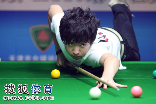 二垒低平线 二垒低平线